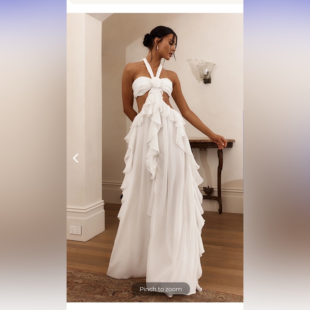 stunning , worn once selfie leslie dress